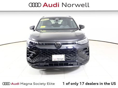 Used 2025 Volkswagen Tiguan SE R-Line AWD/4WD image 8