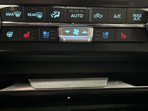 Used 2025 Ford F350 Platinum image 7