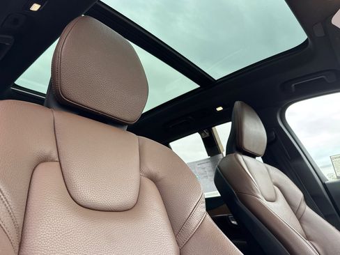 Used 2024 Volvo XC90 T8 Plus image 19