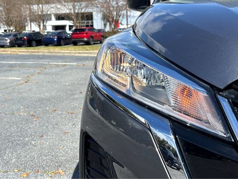 Used 2023 Nissan Kicks S image 18