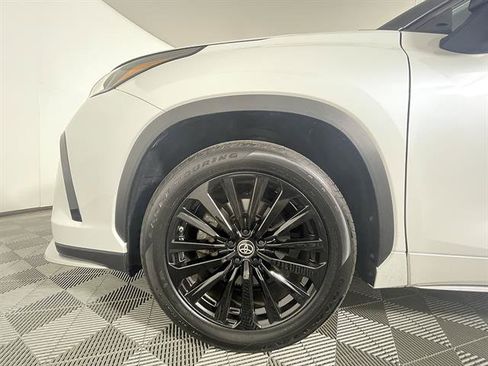 Used 2023 Toyota Highlander XSE AWD/4WD image 24