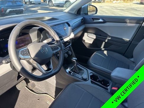 Certified 2023 Volkswagen Taos SE w/ Panoramic Sunroof Package image 13
