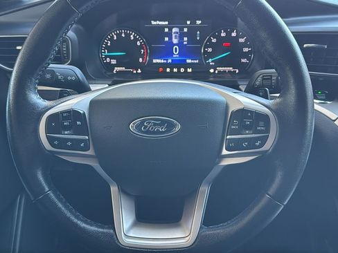 Certified 2021 Ford Explorer XLT w/ Equipment Group 202A RWD image 10
