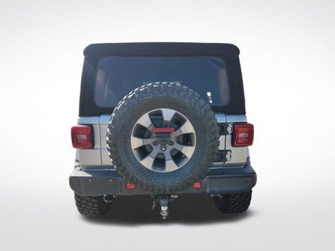 Used 2019 Jeep Wrangler Unlimited Sahara AWD/4WD image 7