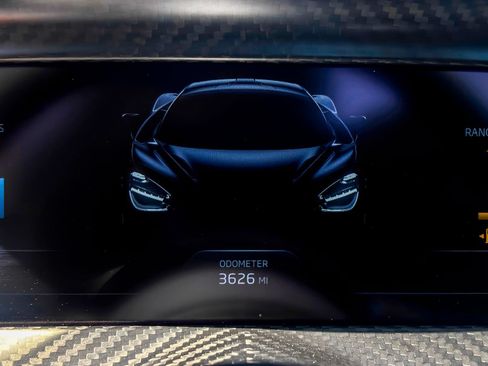 Used 2024 McLaren 750S Spider RWD image 28