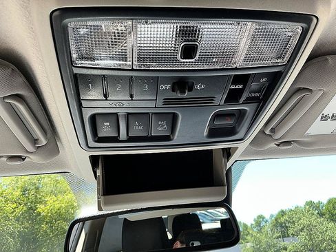 Used 2022 Toyota 4Runner Limited AWD/4WD image 22