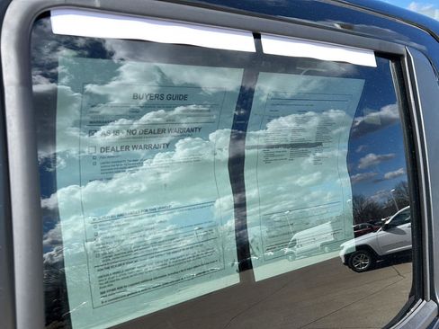 Used 2024 Nissan Frontier SV w/ Hardbody Edition image 30