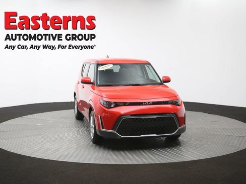 Used 2025 Kia Soul LX w/ LX Technology Package FWD image 51