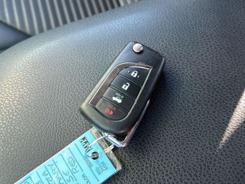 Used 2023 Toyota Camry SE image 32