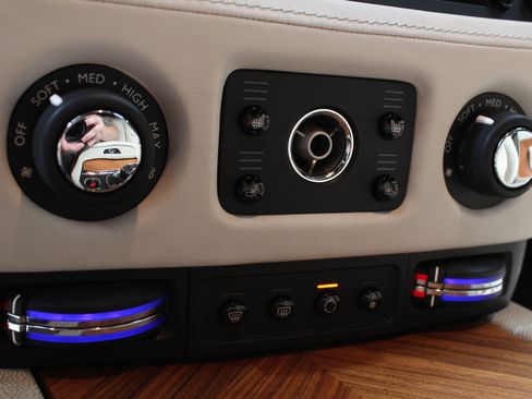 Used 2014 Rolls-Royce Wraith RWD image 89