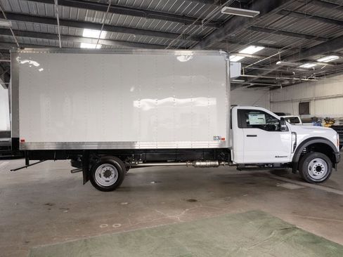 New 2025 Ford F550 2WD Regular Cab Super Duty image 9