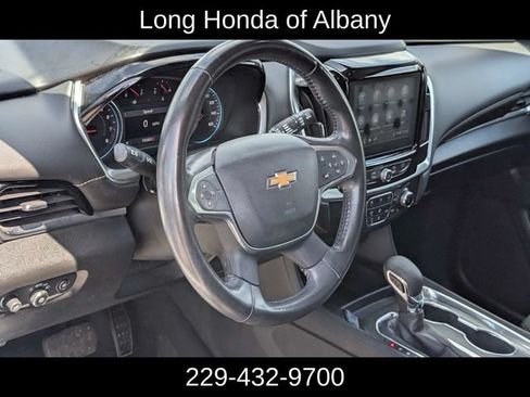Used 2021 Chevrolet Traverse LT FWD image 16