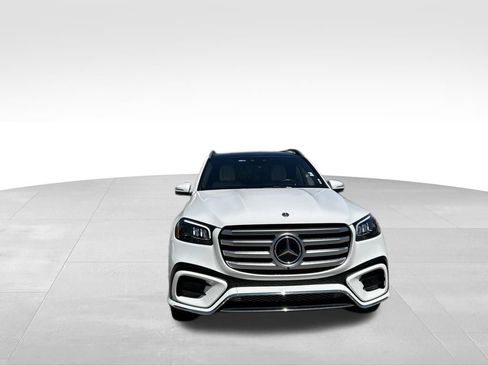 Used 2025 Mercedes-Benz GLS 580 4MATIC image 8