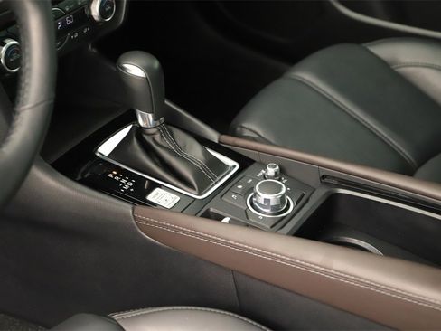 Used 2018 MAZDA MAZDA3 Touring image 17