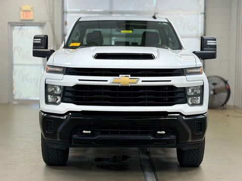 Used 2024 Chevrolet Silverado 2500 Custom w/ Custom Value Package AWD/4WD image 2