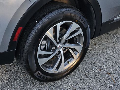 Used 2023 Buick Envision Essence image 8