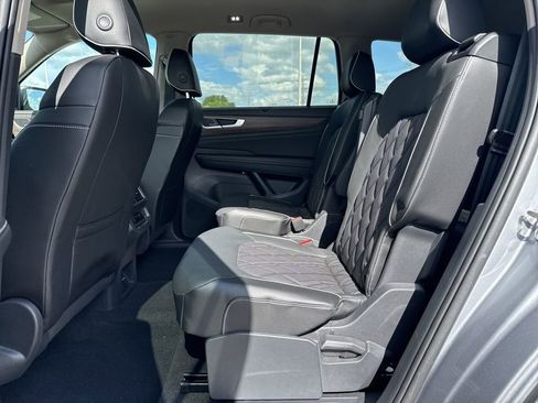 Used 2024 Volkswagen Atlas SEL Premium R-Line AWD/4WD image 9