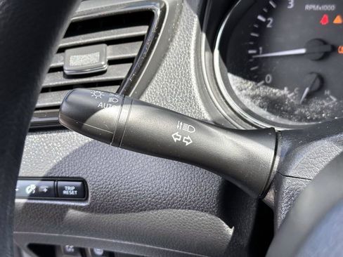 Certified 2022 Nissan Rogue Sport S image 25