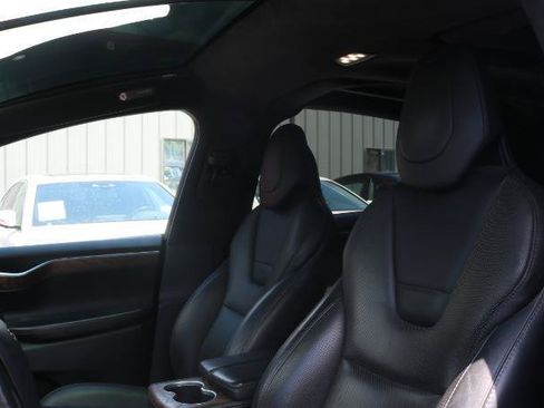 Used 2016 Tesla Model X Performance AWD/4WD image 9