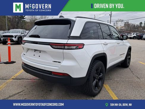 Used 2023 Jeep Grand Cherokee Limited w/ Black Appearance Package AWD/4WD image 3