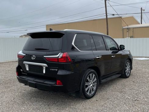 Used 2016 Lexus LX 570 4WD w/ Luxury Package image 3