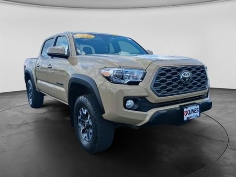 Used 2020 Toyota Tacoma TRD Off-Road AWD/4WD image 3