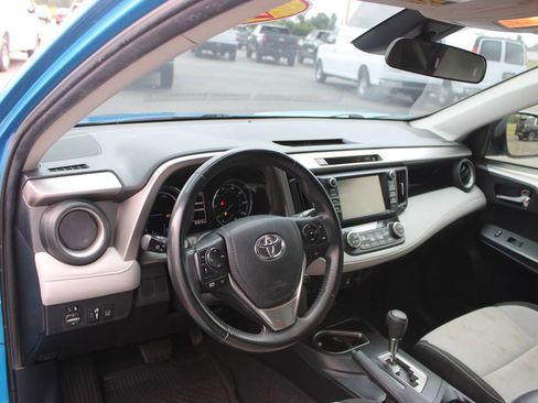 Used 2018 Toyota RAV4 XLE AWD/4WD image 23