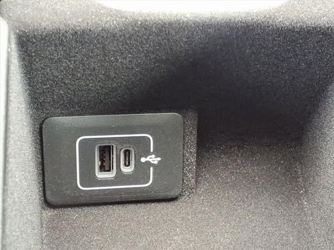 New 2026 Maserati Grecale Modena image 9