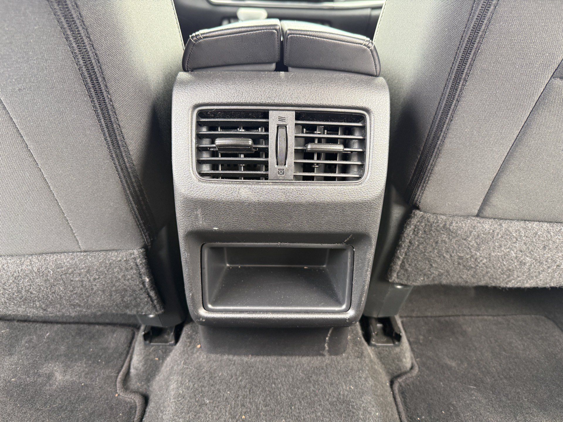 Used 2024 Nissan Rogue S AWD/4WD image 31