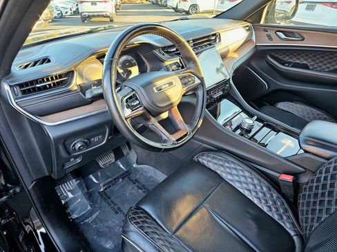 Used 2021 Jeep Grand Cherokee L Summit w/ Luxury Tech Group V AWD/4WD image 15