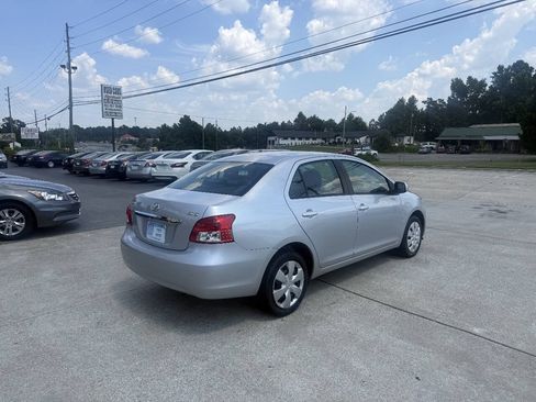 Used 2010 Toyota Yaris Sedan FWD image 7