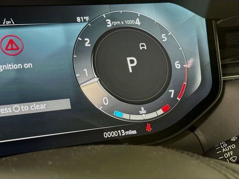 New 2026 Land Rover Range Rover Long Wheelbase SE AWD/4WD image 13