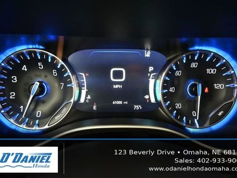 Used 2022 Chrysler Pacifica Touring-L FWD image 28