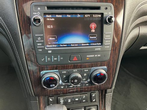 Used 2015 Chevrolet Traverse LT image 20