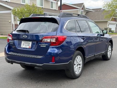 Used 2016 Subaru Outback 2.5i Premium AWD/4WD image 3