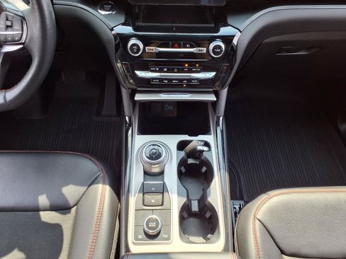 Used 2023 Ford Explorer ST-Line AWD/4WD image 19