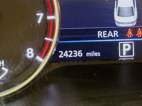 Used 2024 Nissan Sentra SV FWD image 19