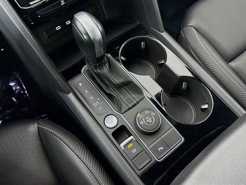 Used 2023 Volkswagen Atlas Cross Sport SE image 18