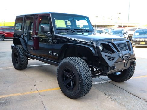Used 2018 Jeep Wrangler Unlimited Rubicon w/ Connectivity Group AWD/4WD image 6