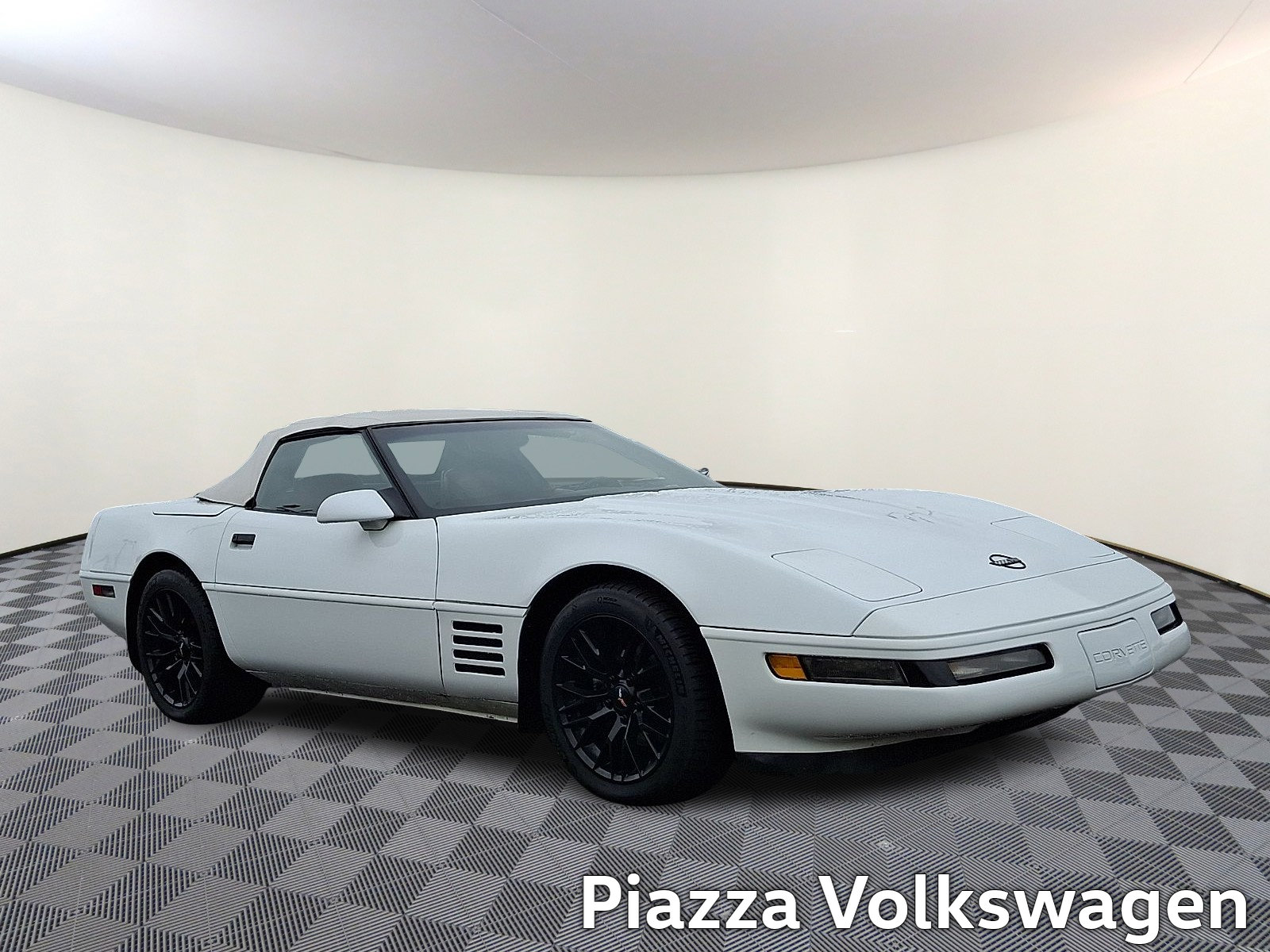 Used 1991 Chevrolet Corvette Convertible RWD image 1
