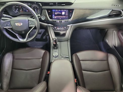Used 2021 Cadillac XT6 Premium Luxury image 16