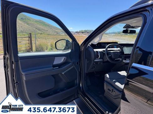 Used 2025 Ford Expedition Active AWD/4WD image 10