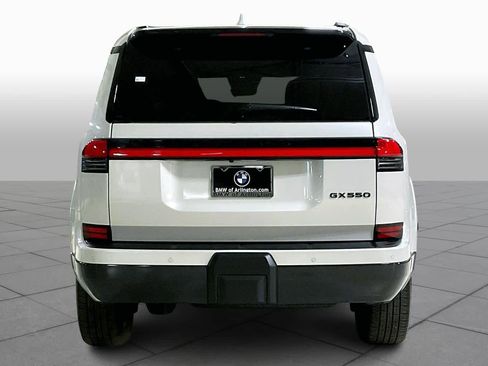 Used 2024 Lexus GX 550 image 4