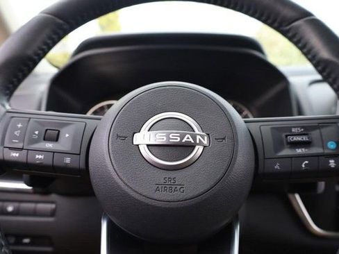 Certified 2024 Nissan Rogue SV w/ SV Premium Package AWD/4WD image 11