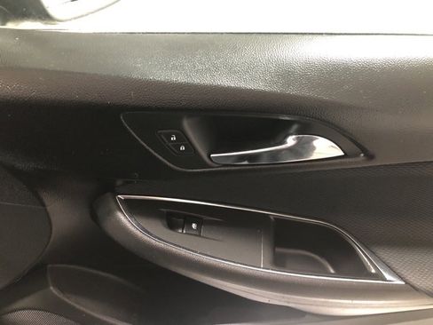 Used 2018 Chevrolet Cruze LS image 14