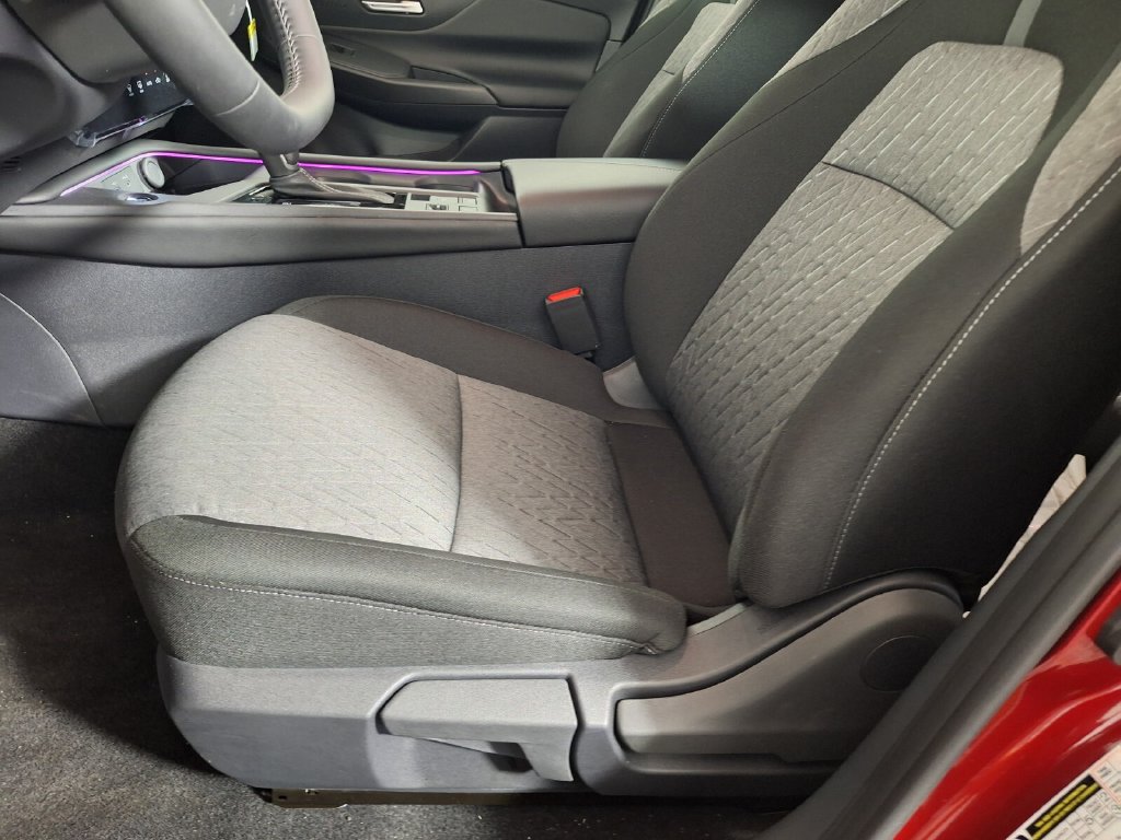 Used 2026 Nissan Sentra SV w/ SV Convenience Package FWD image 28