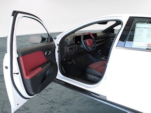 New 2025 Kia K4 GT-Line Turbo image 11