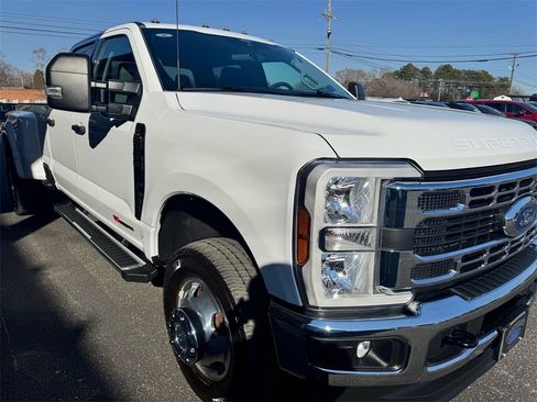 Used 2024 Ford F350 XLT image 3
