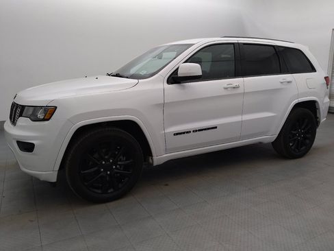 Used 2020 Jeep Grand Cherokee Altitude RWD image 2