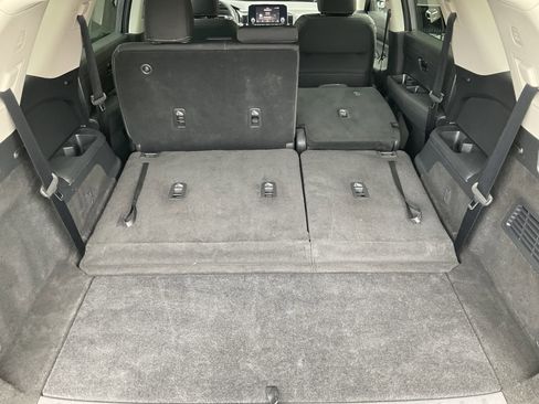 Used 2025 Nissan Pathfinder SV AWD/4WD image 45